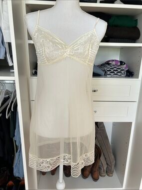 Sheer Lace Slip Nightdress in Cream - Malizia La Perla